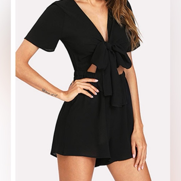 Princess Polly Pants - Princess Polly black jumper romper tie front, women’s size 6, elastic waist (Q)